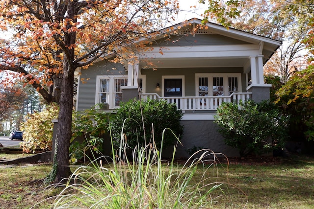 view of front facade with covered porch