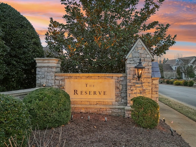 view of community / neighborhood sign