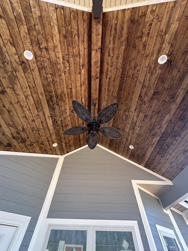 details with ceiling fan