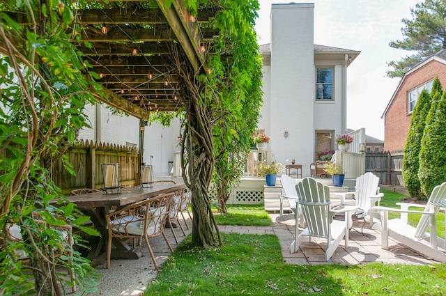 view of yard featuring a patio