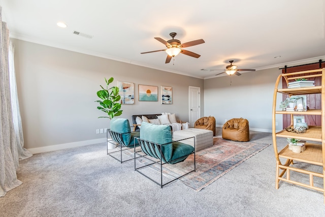 carpeted living room featuring ceiling fan and crown molding