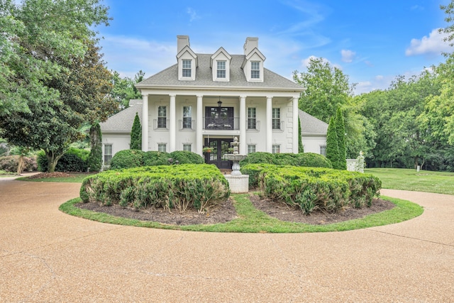 view of front of property with covered porch