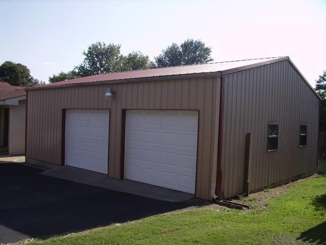 1433 Cardinal Dr, Lafayette, TN 37083 - view of detached garage