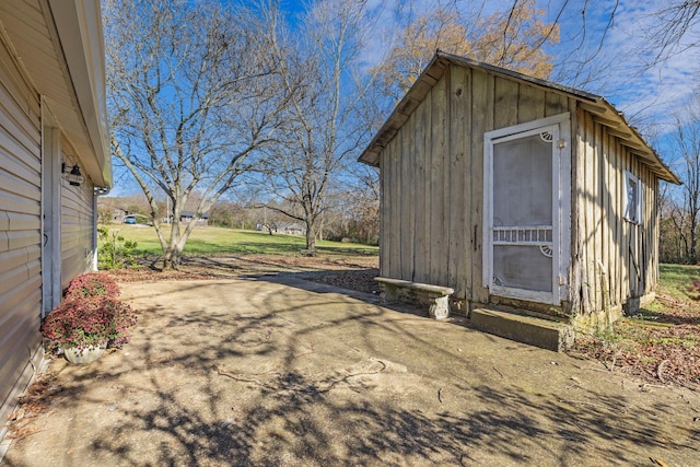 view of outdoor structure