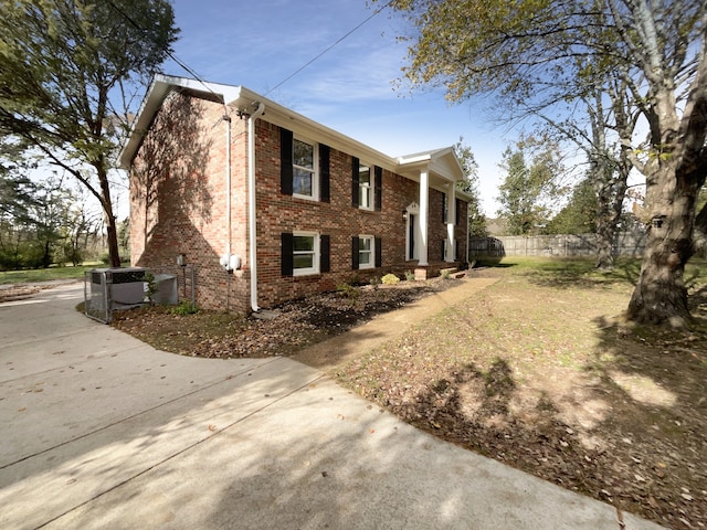 view of home's exterior