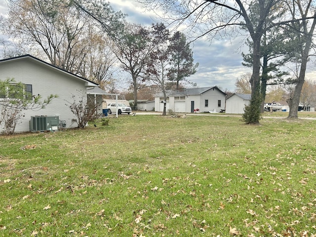 view of yard featuring central AC unit