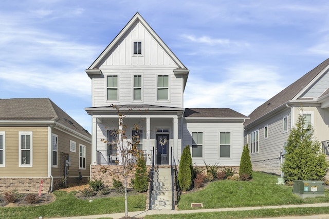 view of front facade featuring a front yard