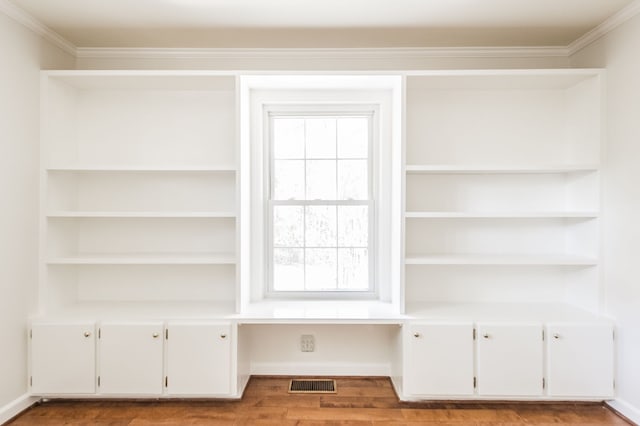 closet with visible vents