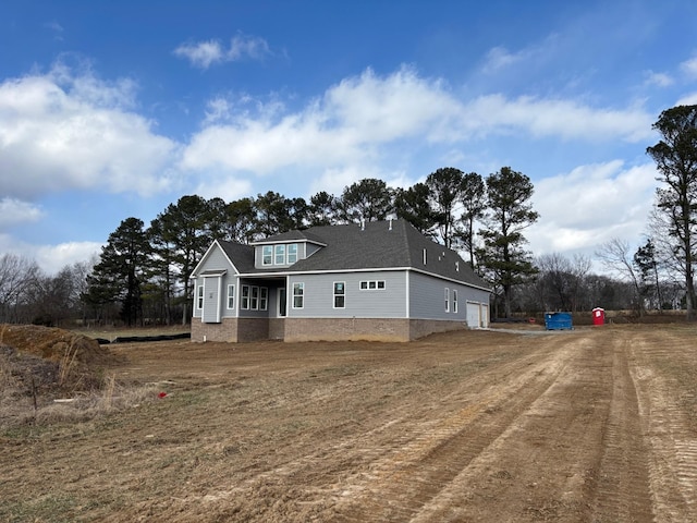 view of front of home with a front lawn