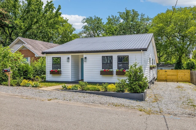 view of front of property