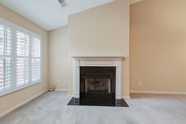 room details featuring carpet