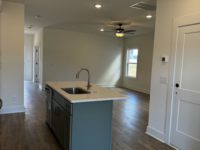 kitchen with dishwasher, sink, a center island with sink, and dark hardwood / wood-style floors