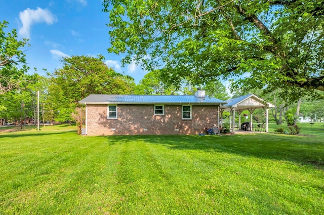 exterior space featuring a yard