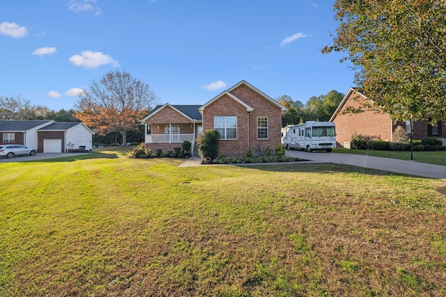 view of front of property with a front yard