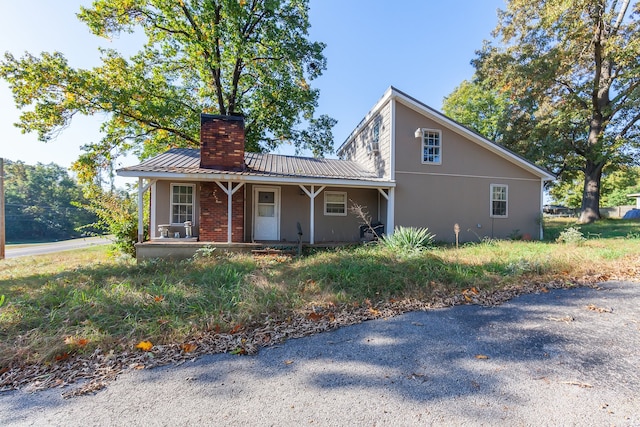 view of front of property with covered porch