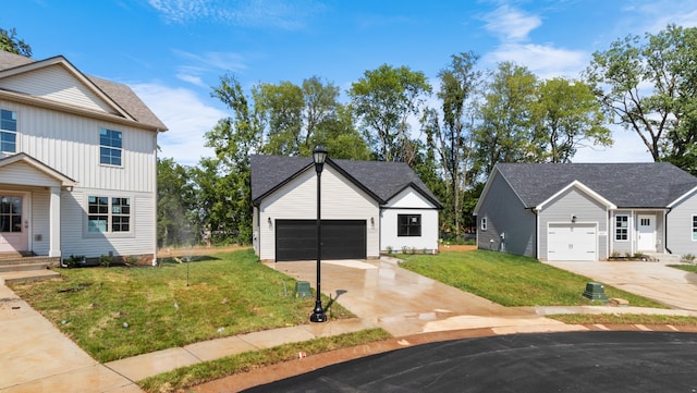 view of front of house with a front lawn