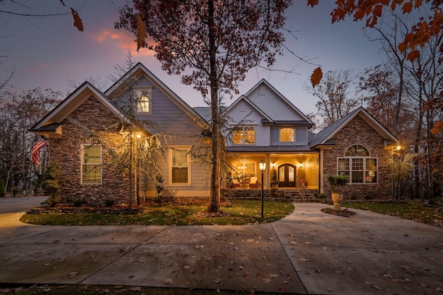 view of front of property featuring a porch