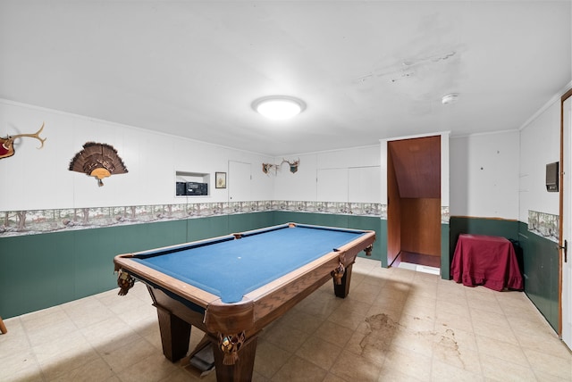 428 N Main St, Trenton, KY 42286 - playroom with tile walls, crown molding, and billiards