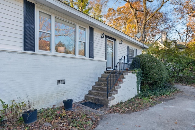 1206 Peter Pan Rd, Lookout Mountain, GA 30750 - doorway to property with crawl space