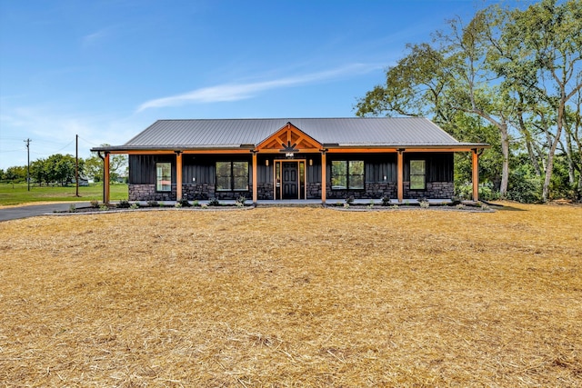 view of front of house