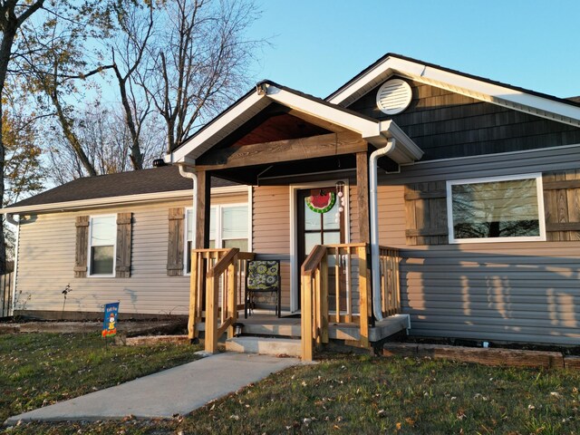 140 Dunn Fall River Rd, Leoma, TN 38468 - view of front facade featuring a front lawn