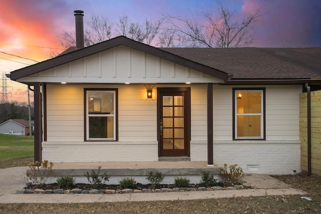 view of front of home featuring a porch