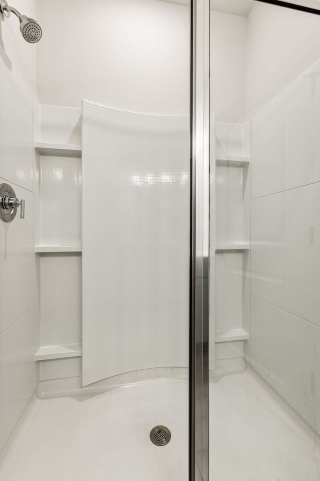 bathroom featuring a shower