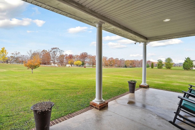 view of yard featuring a patio area