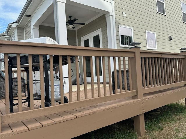 deck with a ceiling fan