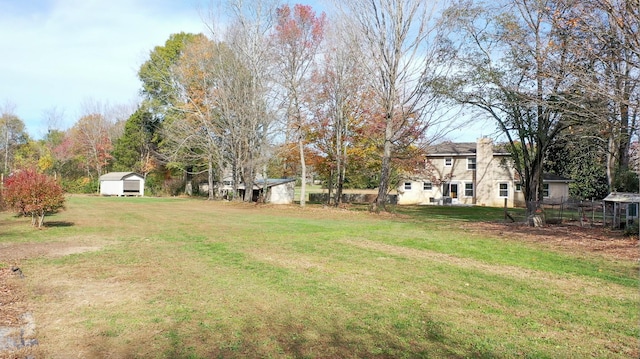 view of yard with a shed