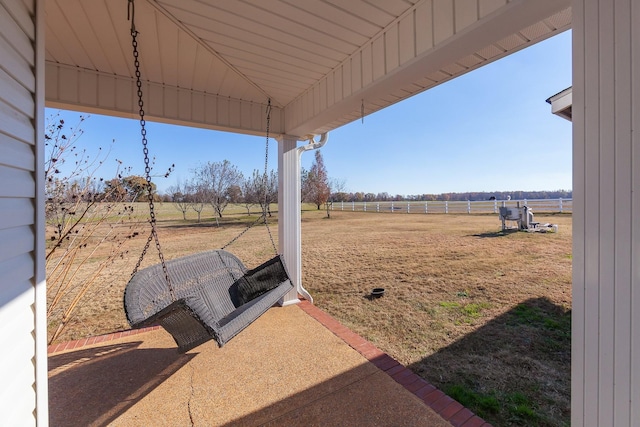 view of yard featuring a rural view