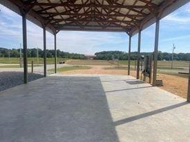 510 Riverfront Dr, Clifton, TN 38425