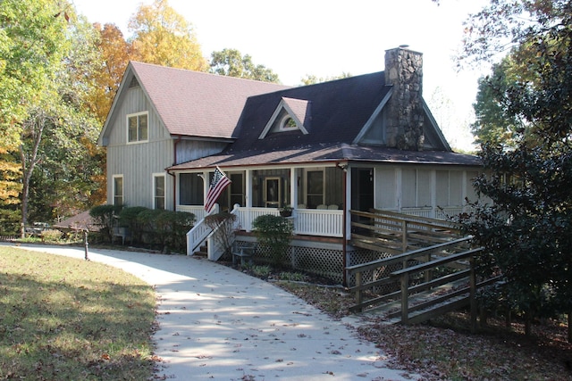 view of front of house featuring a porch