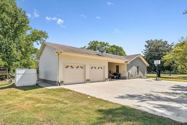 view of front of home with a front yard