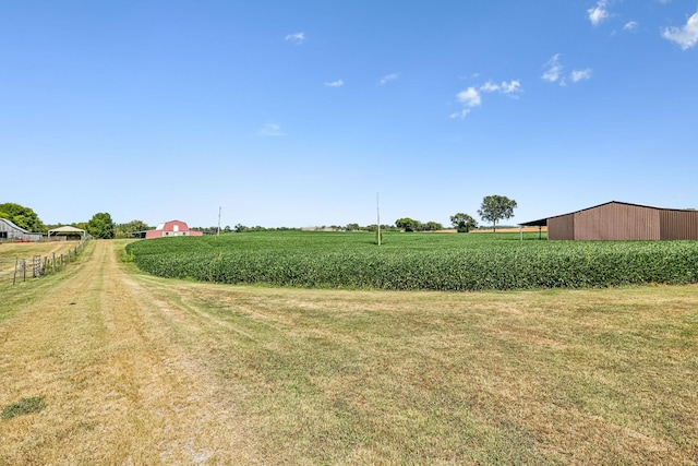 view of yard featuring a rural view