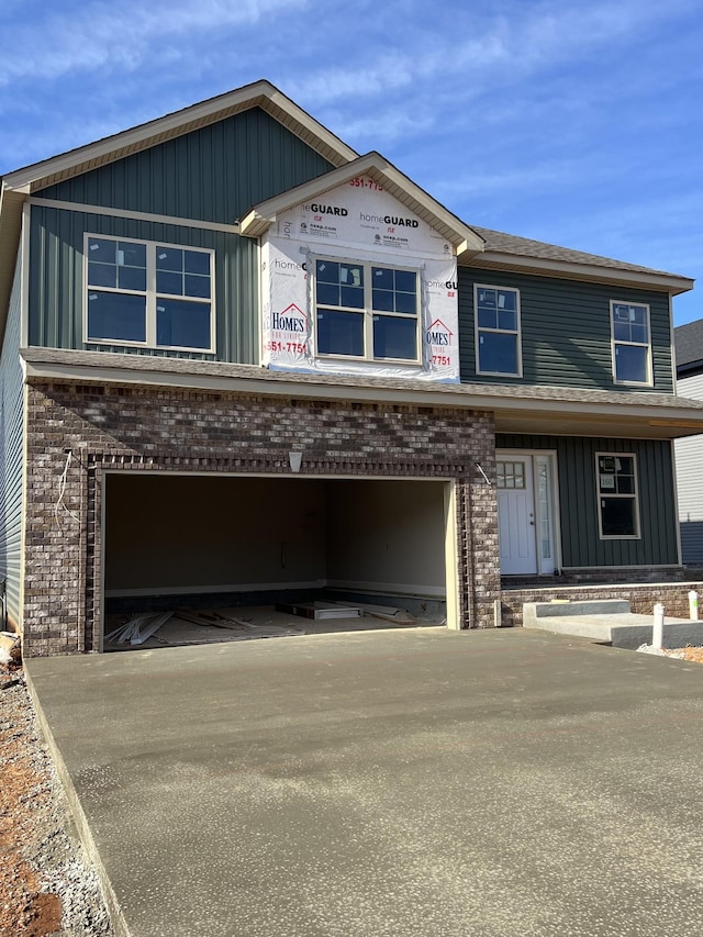 view of front facade featuring a garage