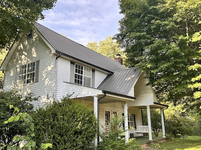 view of front facade with covered porch