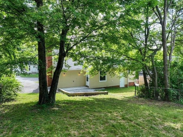 view of yard with a patio