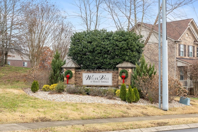 view of community / neighborhood sign