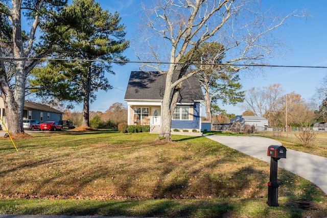 view of front of property with a front yard