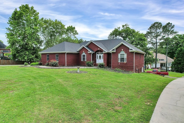 view of front of house featuring a front yard