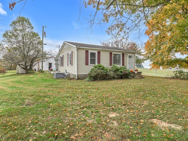 view of front of house with a front yard