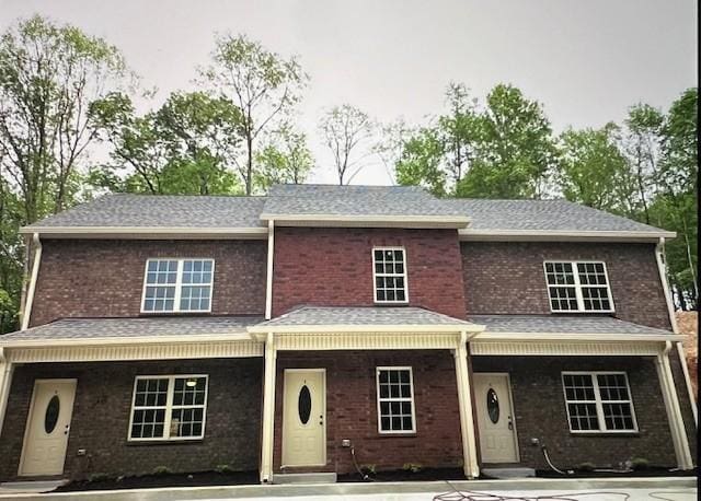 view of front of property featuring a porch