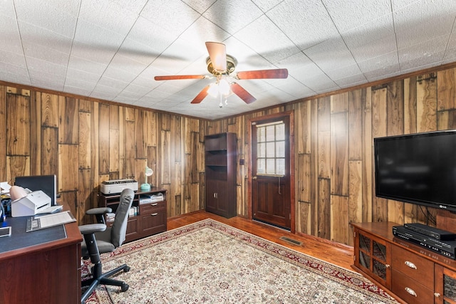 office with ceiling fan