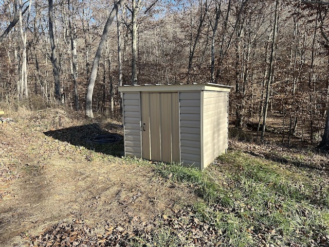 view of outbuilding