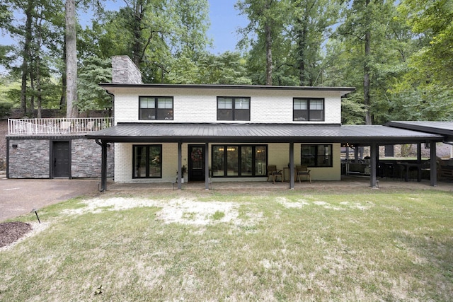 view of front of house with a front yard