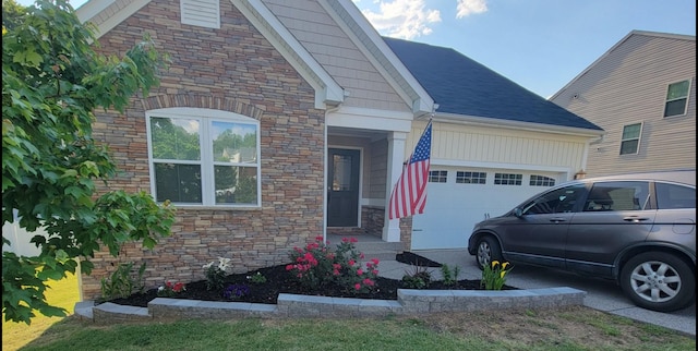 view of front facade with a garage