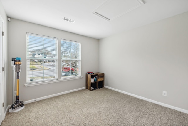 view of carpeted spare room