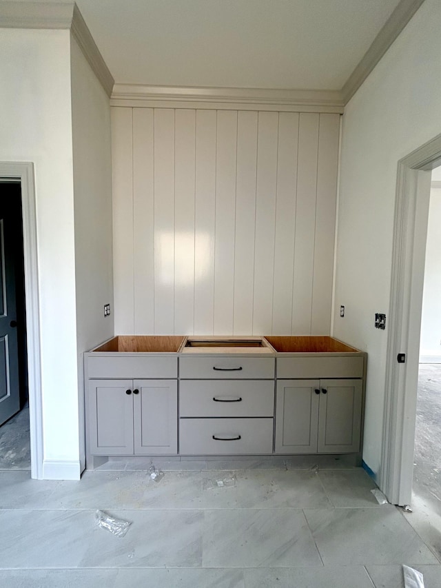 504 Gresham Ln, Murfreesboro, TN 37129 - mudroom with crown molding