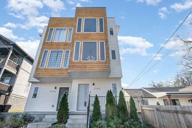 view of front of home